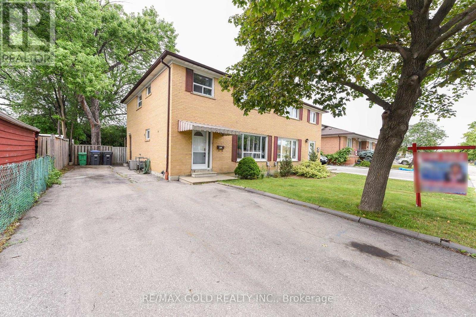 Property at 3507 LADDIE CRESCENT image 2