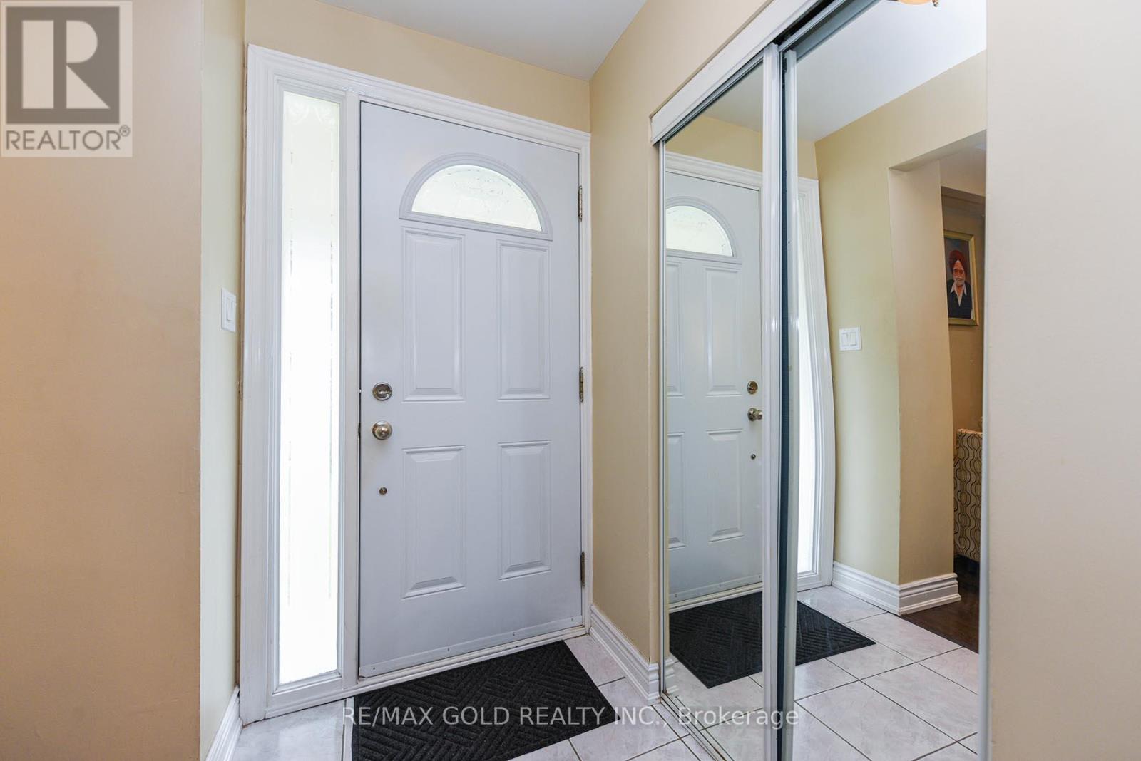 Property at 3507 LADDIE CRESCENT image 3