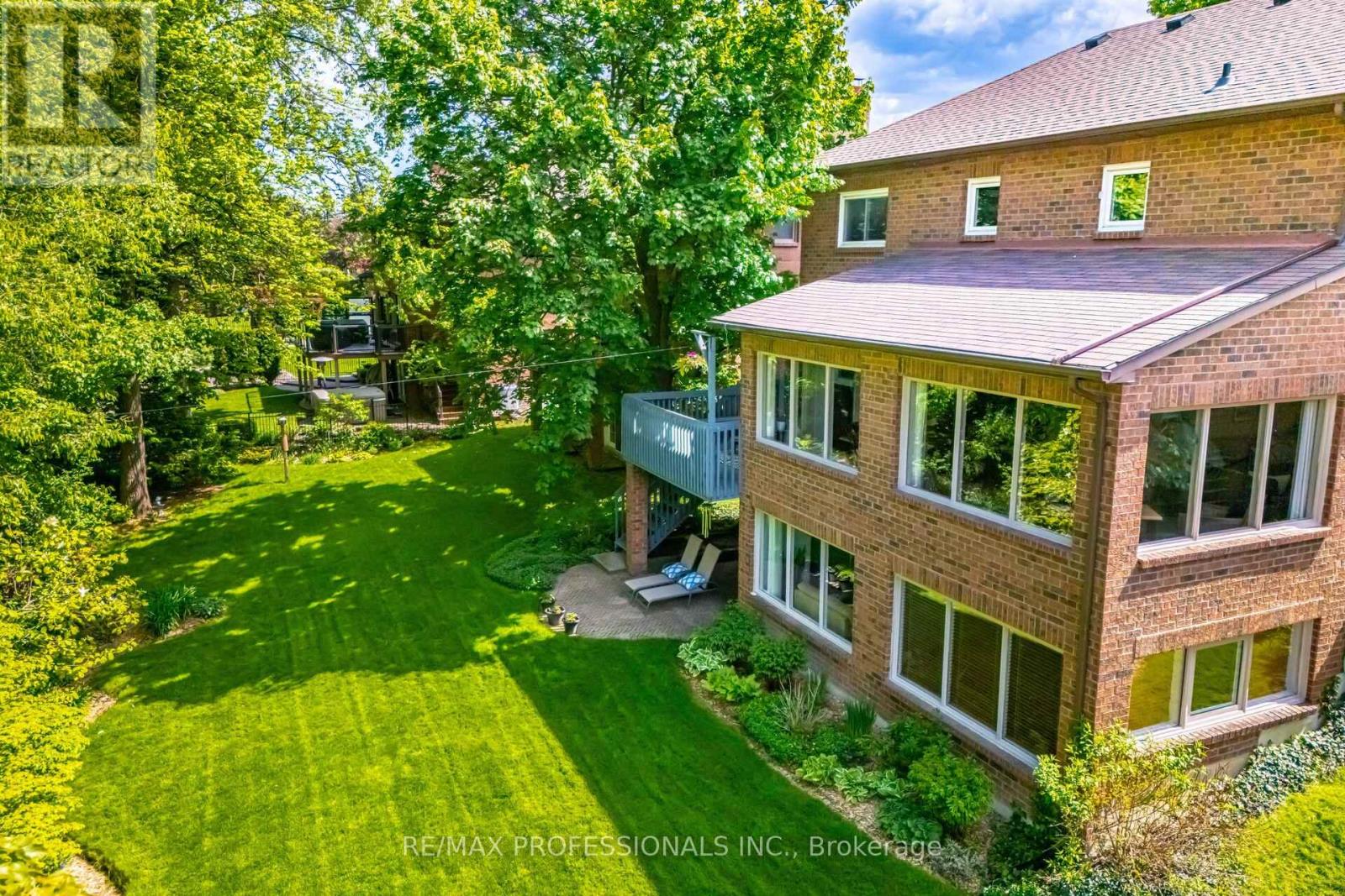 Property at 70 KENPARK AVENUE image 3