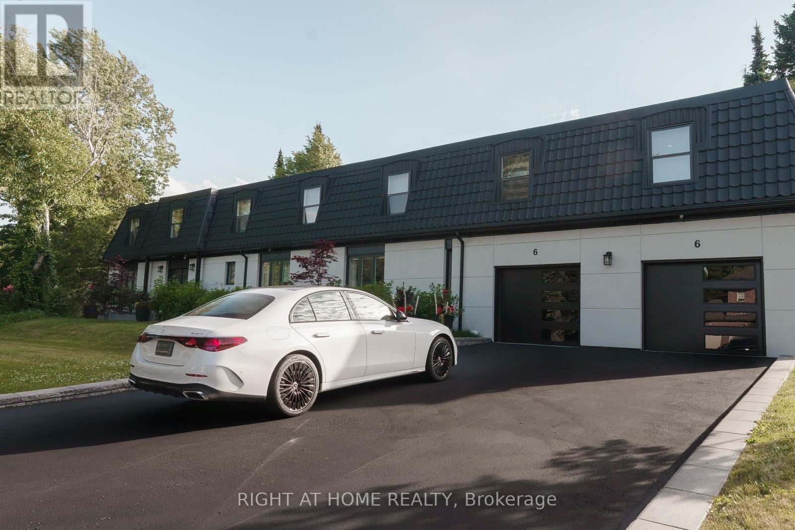 Property at 6 LADYSLIPPER COURT N image 3
