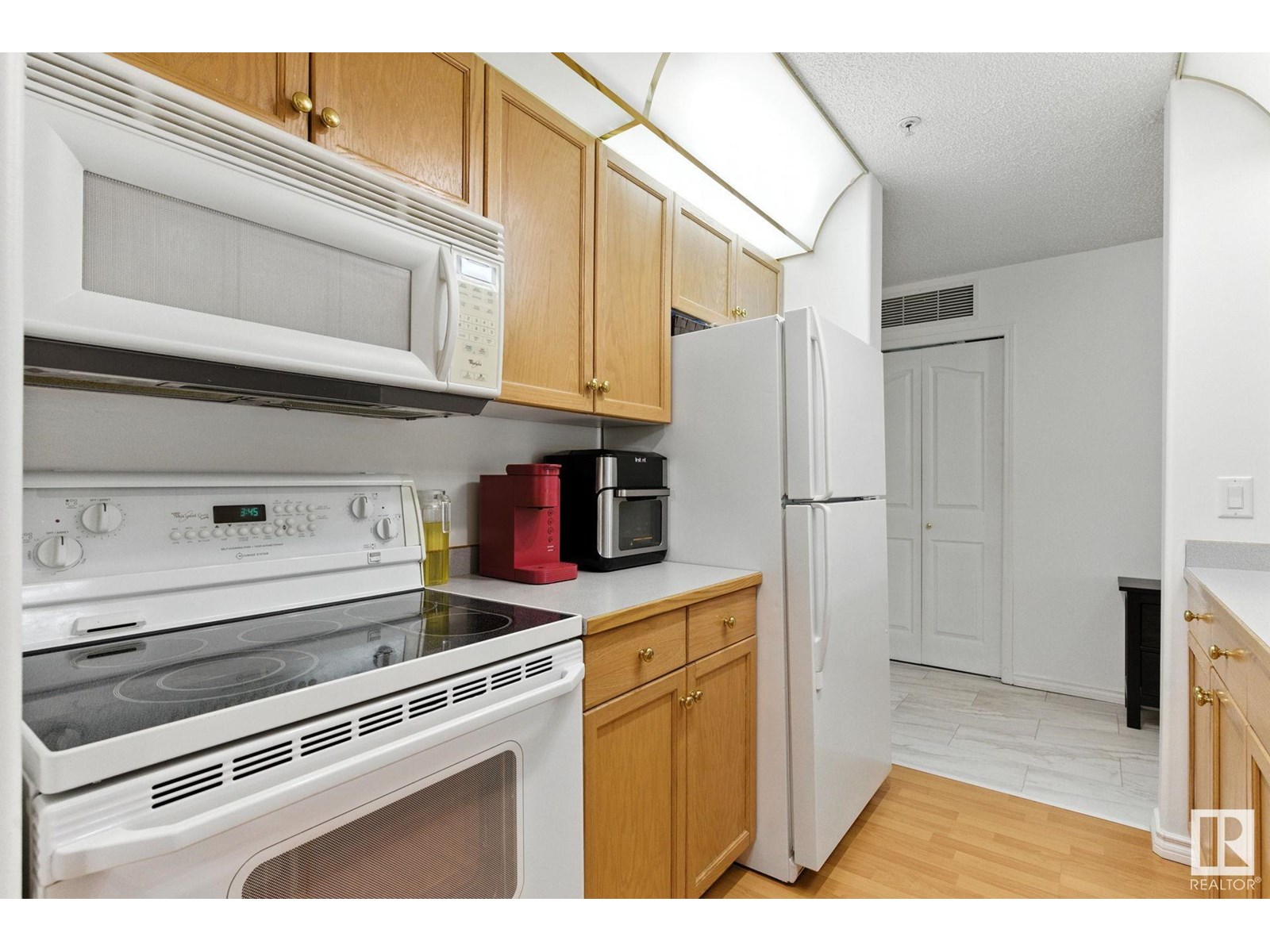 Property at #125 16303 95 ST NW image 5