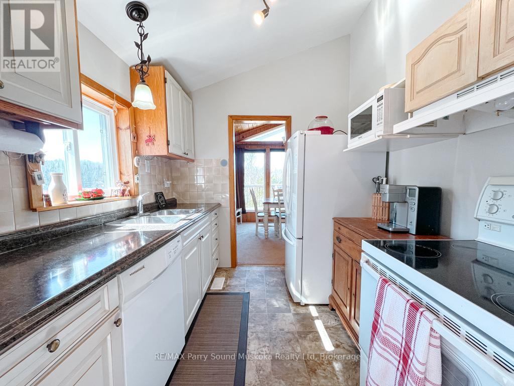 3 Magnet Road, Magnetawan, Ontario  P0A 1P0 - Photo 16 - X12092228