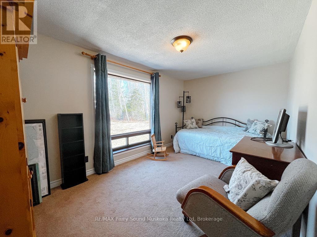 3 Magnet Road, Magnetawan, Ontario  P0A 1P0 - Photo 28 - X12092228