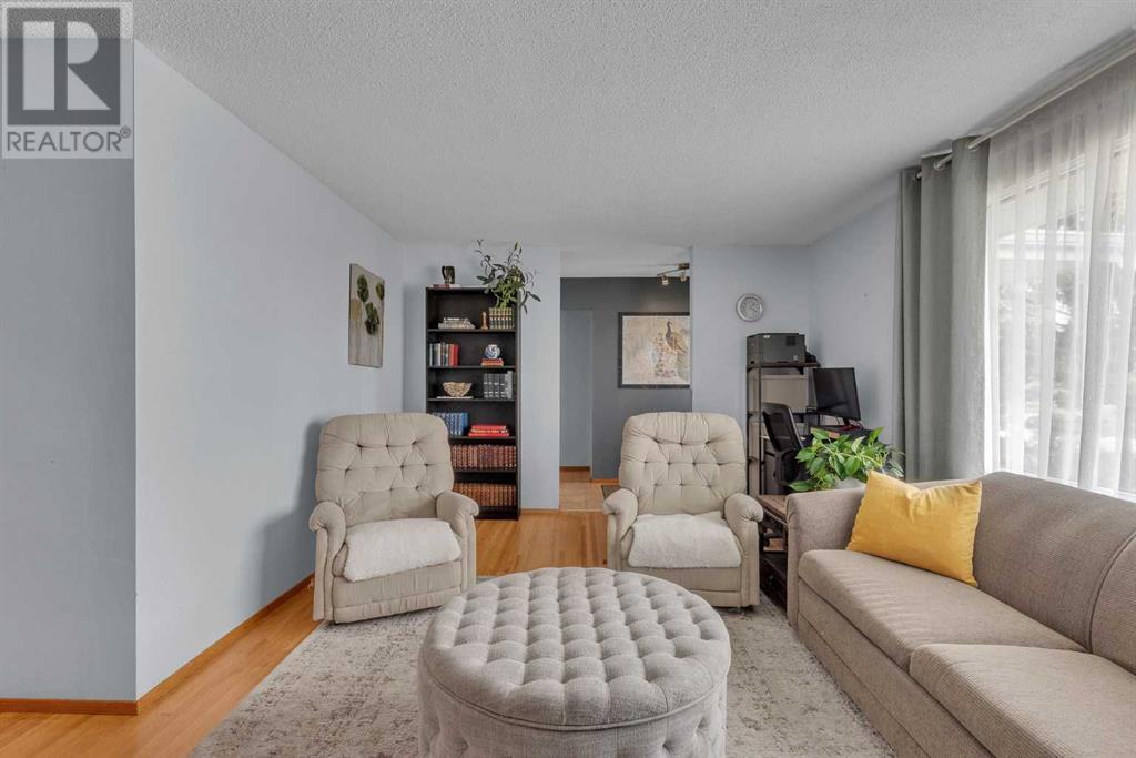 Property at 300 Sackville Drive SW image 4