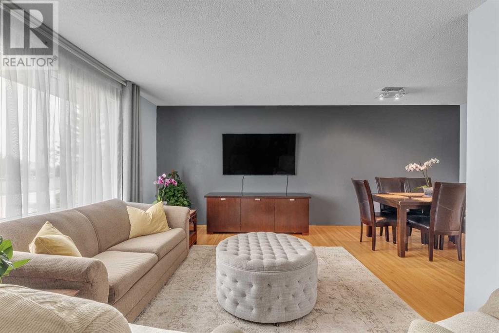 Property at 300 Sackville Drive SW image 2
