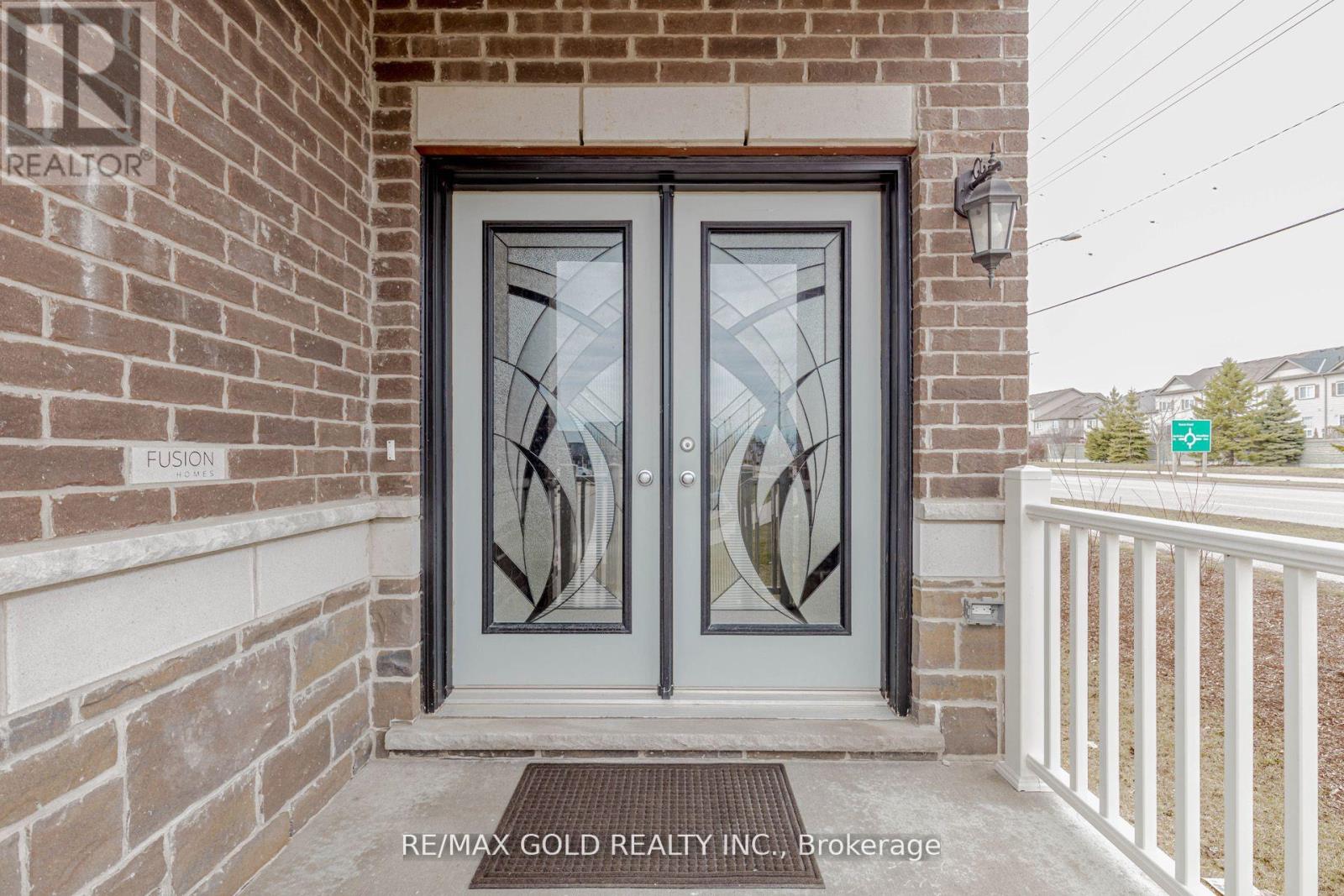 Property at 573 FLORENCEDALE CRESCENT image 3