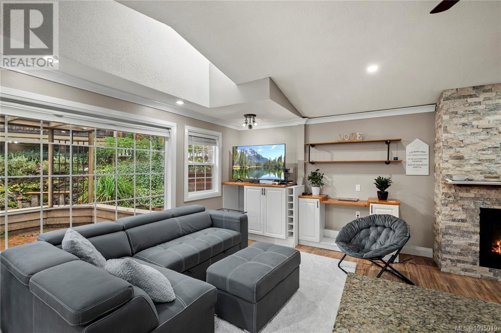 Property at 2206 Millstream Rd image 3