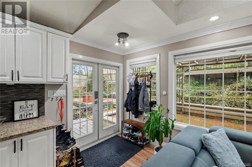 Property at 2206 Millstream Rd image 2