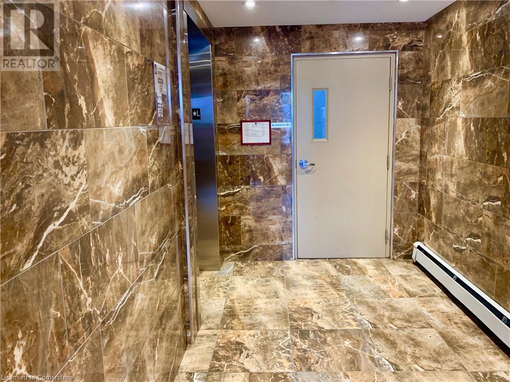 Property at 886 GOLF LINKS Road Unit# 104 image 4