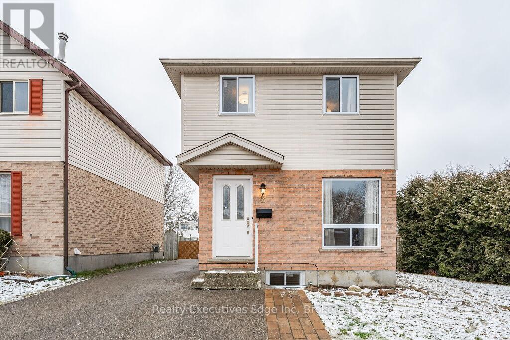 Property at 5 TROY CRESCENT image 1