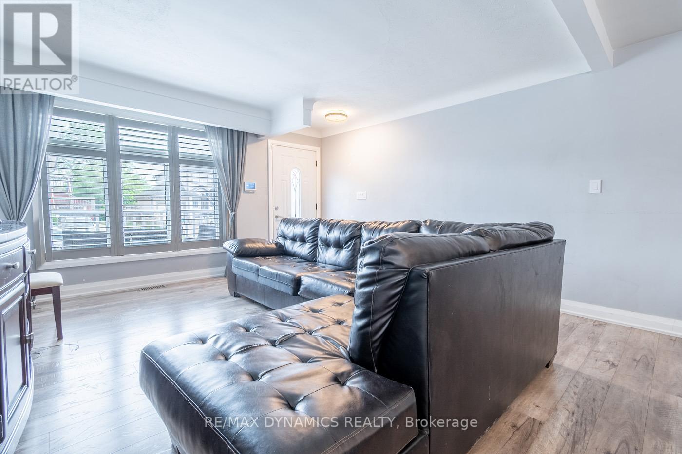 Property at 11 GARDEN STREET image 3