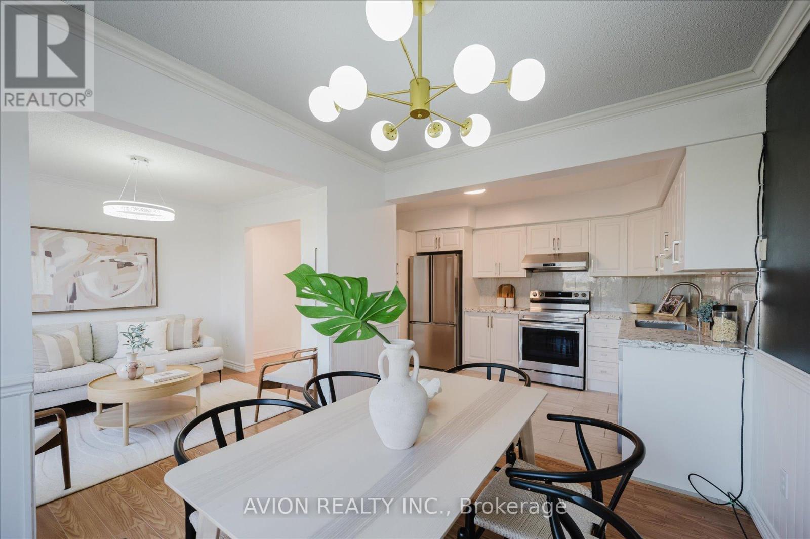 Property at 16 GLENCOYNE CRESCENT image 3
