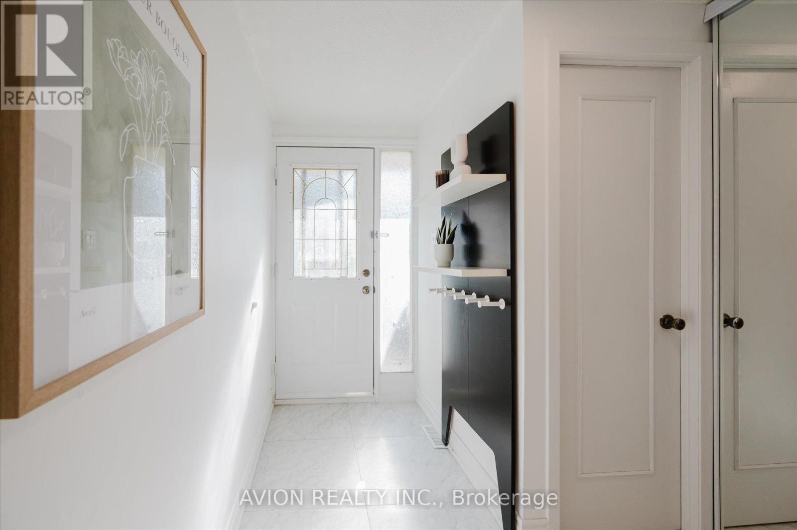 Property at 16 GLENCOYNE CRESCENT image 4