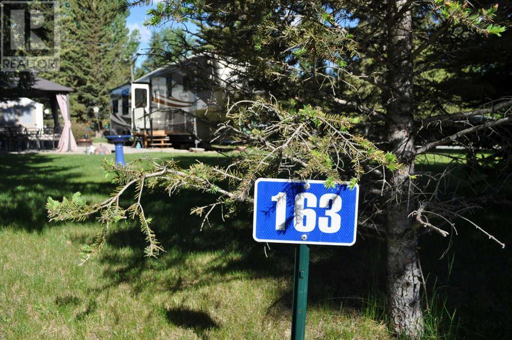 33 Timber Lane, Sundre, Alberta  T0M 1X0 - Photo 4 - A2195559