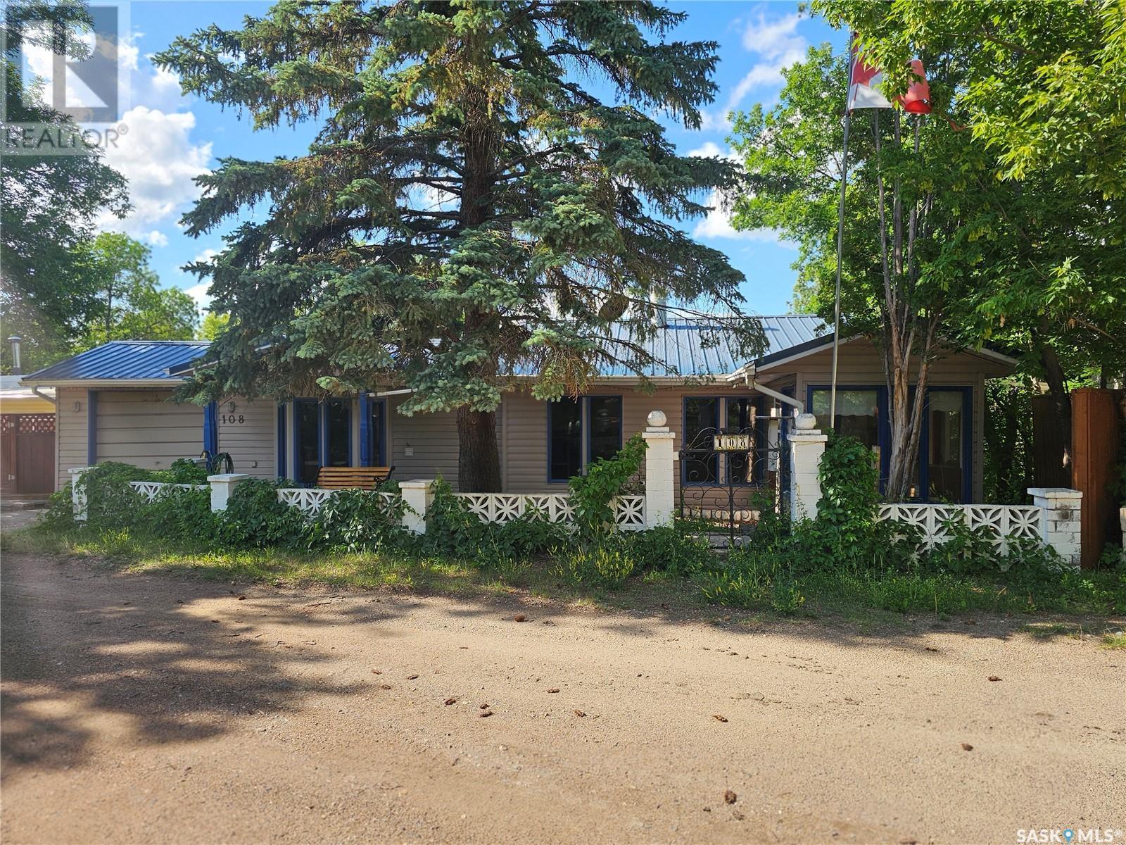 108 BRIERE DRIVE, Regina Beach, Saskatchewan