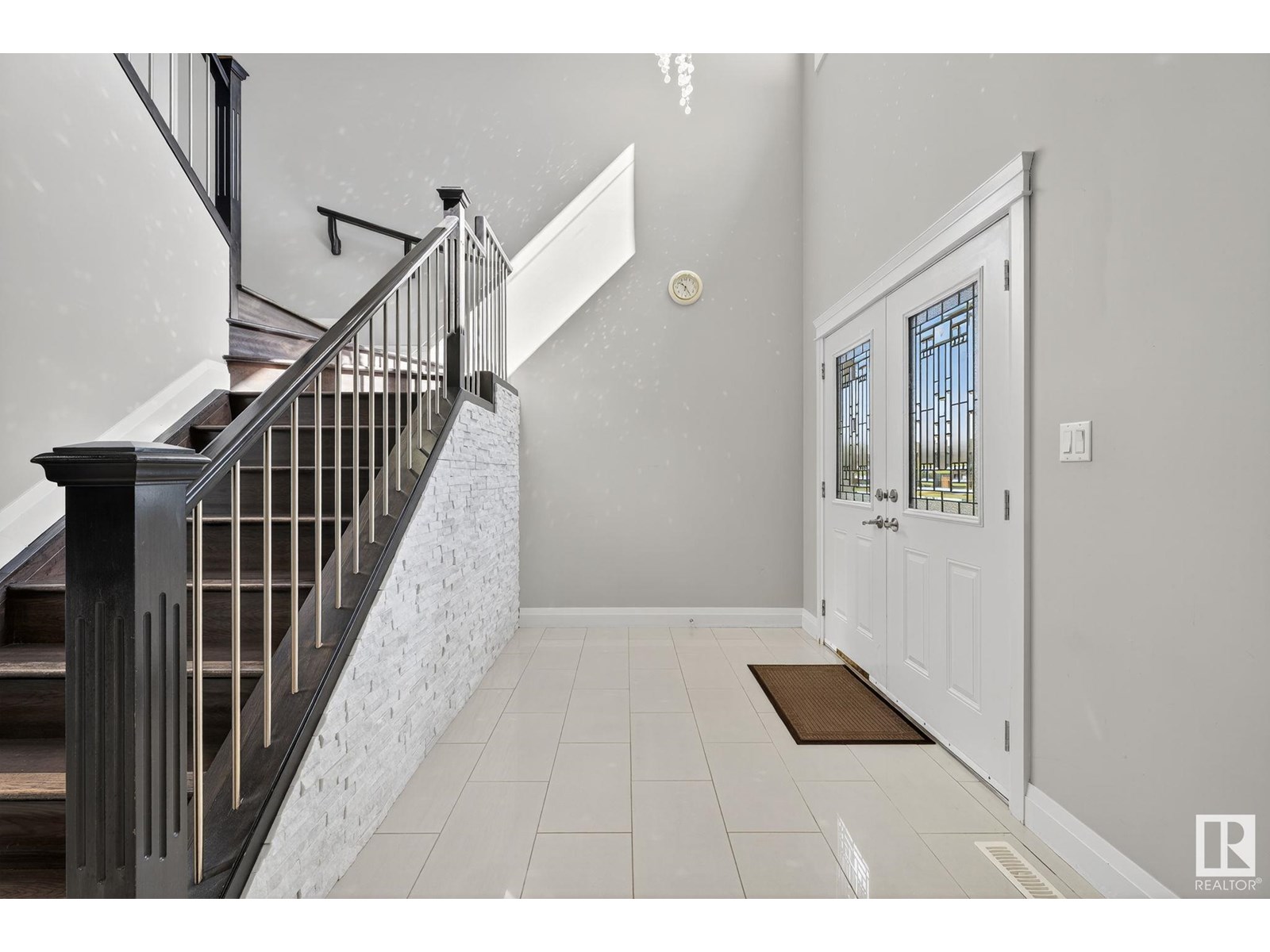 Property at 16268 137 ST NW image 4