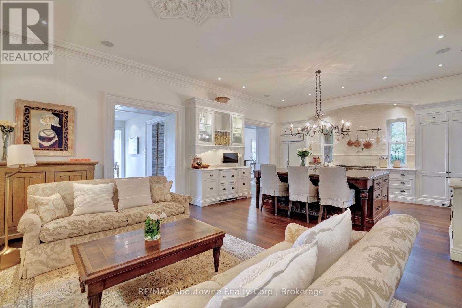 350 King Street, Oakville (Oo Old Oakville), Ontario  L6J 1C2 - Photo 13 - W12252417