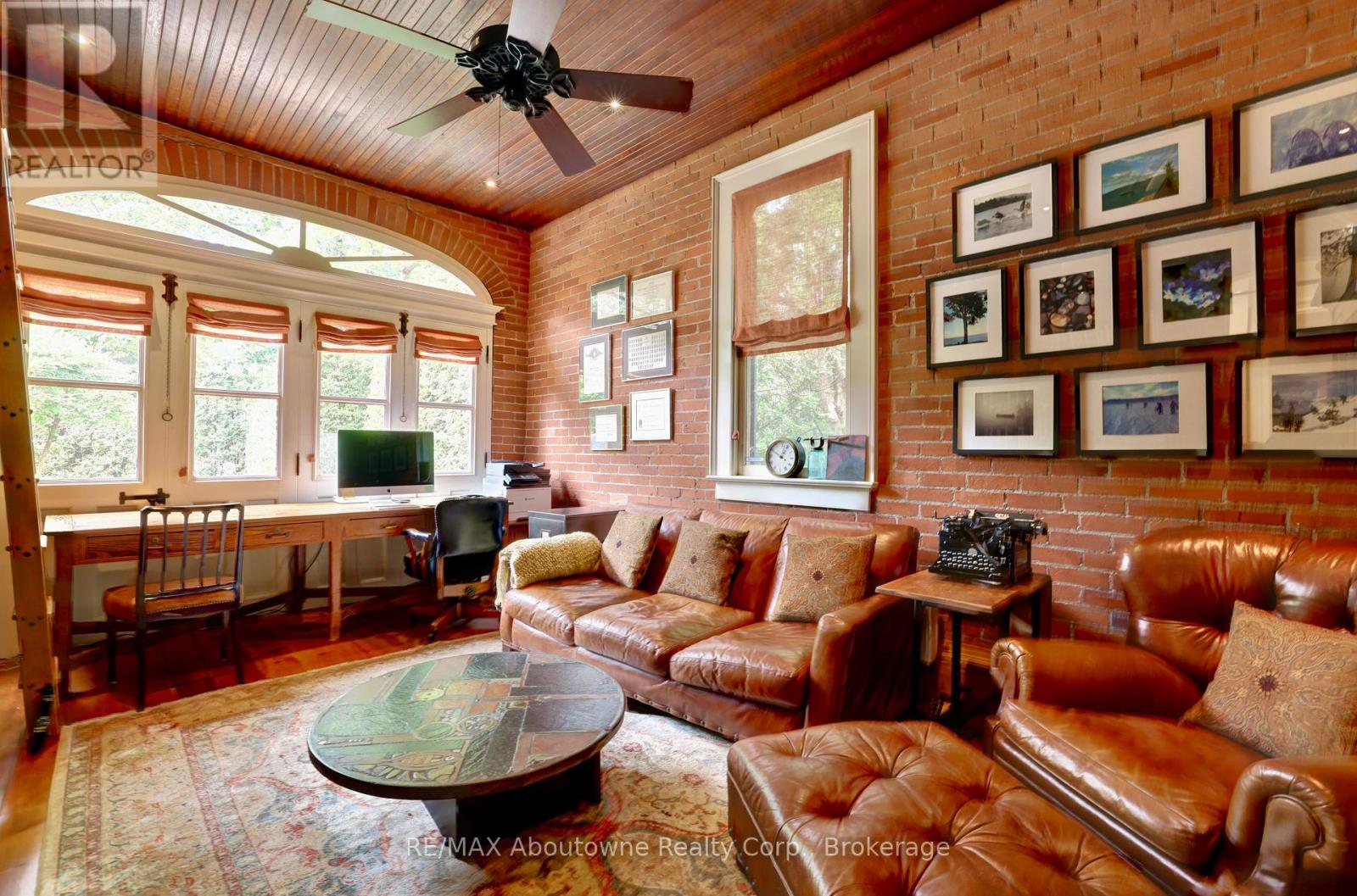 350 King Street, Oakville (Oo Old Oakville), Ontario  L6J 1C2 - Photo 22 - W12252417