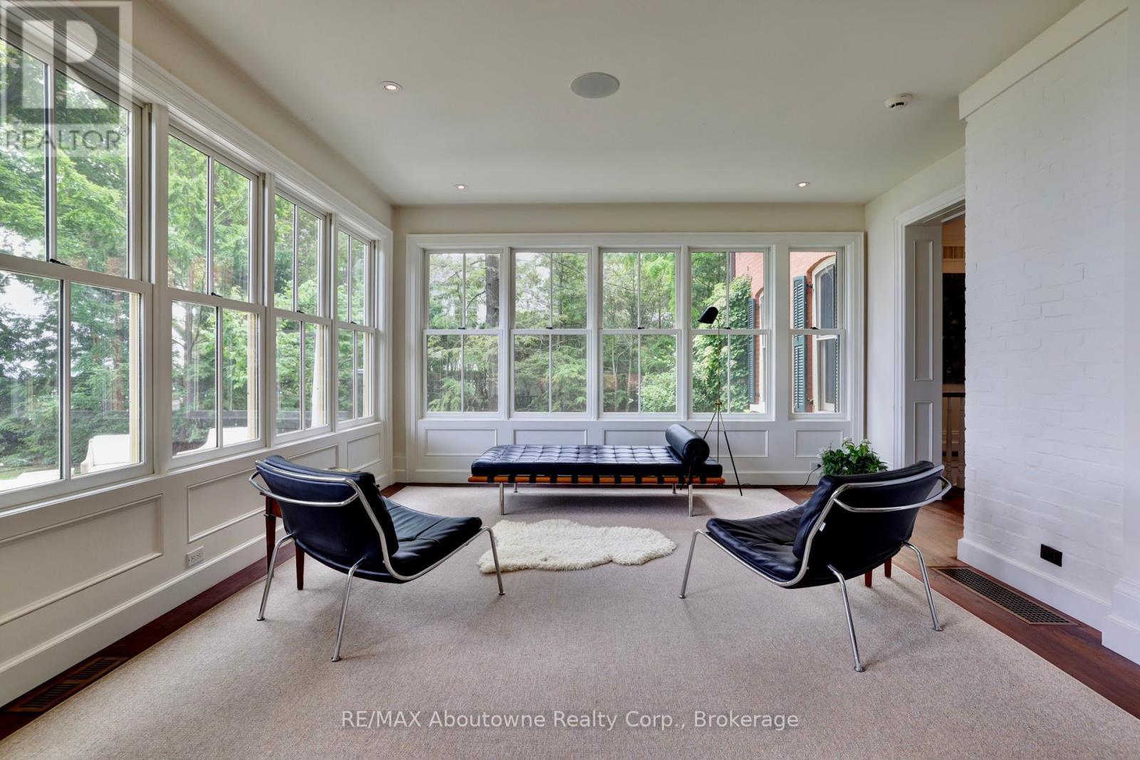 350 King Street, Oakville (Oo Old Oakville), Ontario  L6J 1C2 - Photo 16 - W12252417