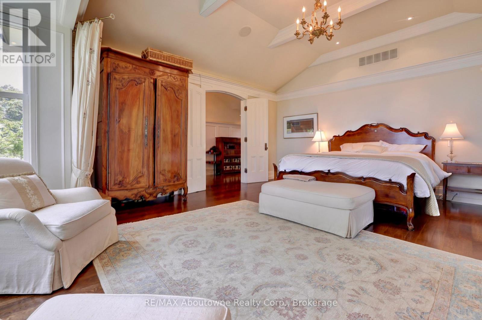 350 King Street, Oakville (Oo Old Oakville), Ontario  L6J 1C2 - Photo 25 - W12252417