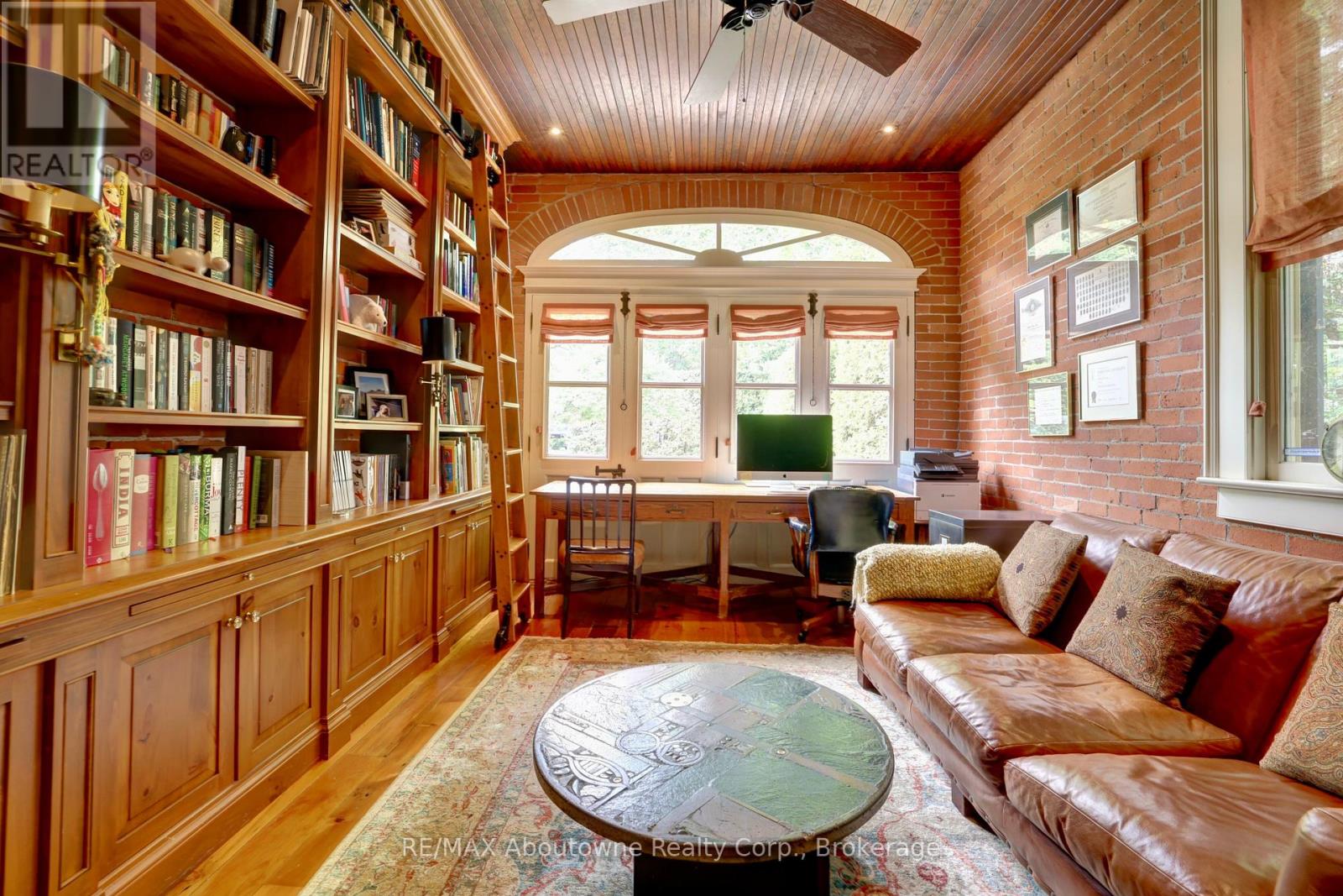 350 King Street, Oakville (Oo Old Oakville), Ontario  L6J 1C2 - Photo 21 - W12252417