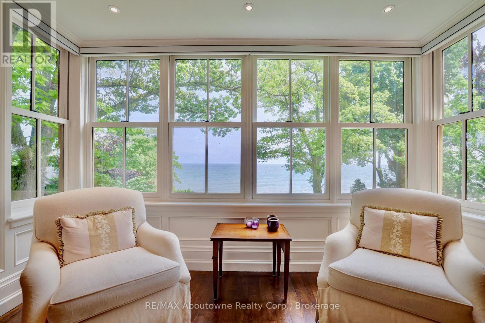 350 King Street, Oakville (Oo Old Oakville), Ontario  L6J 1C2 - Photo 27 - W12252417