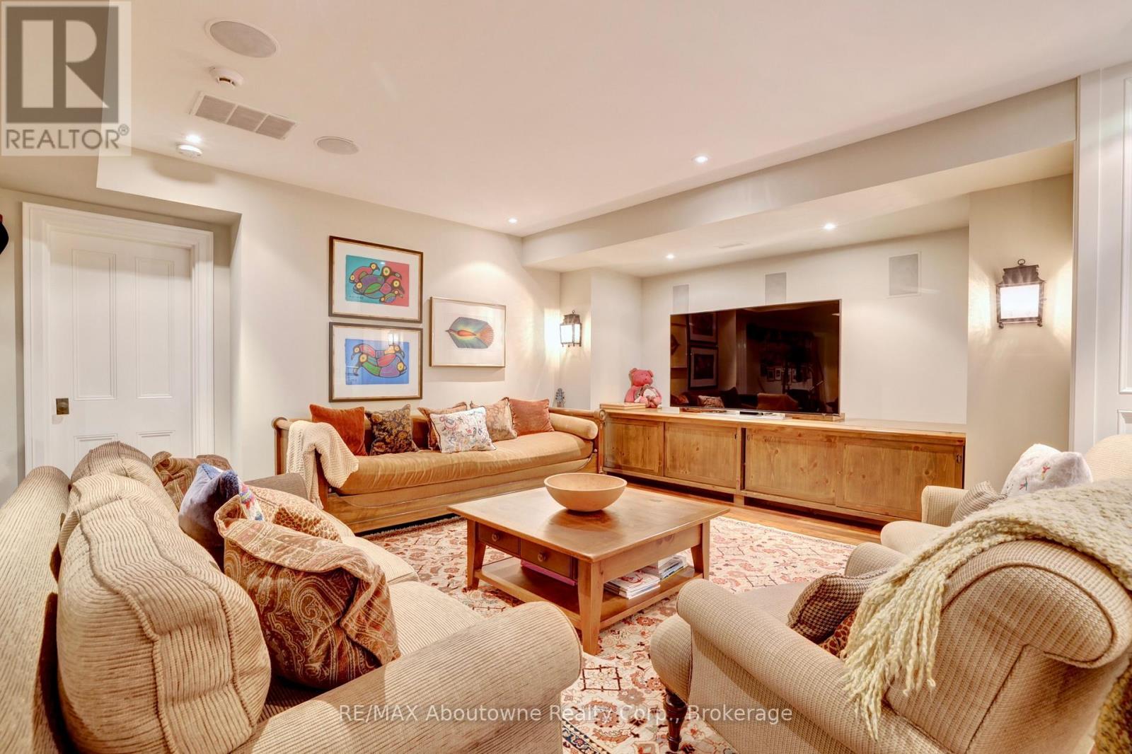 350 King Street, Oakville (Oo Old Oakville), Ontario  L6J 1C2 - Photo 34 - W12252417