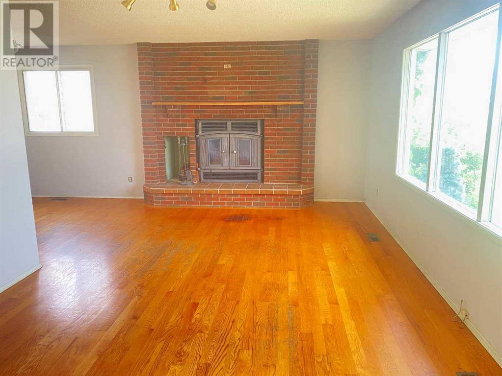 Property at 6807 Huntchester Road NE image 4