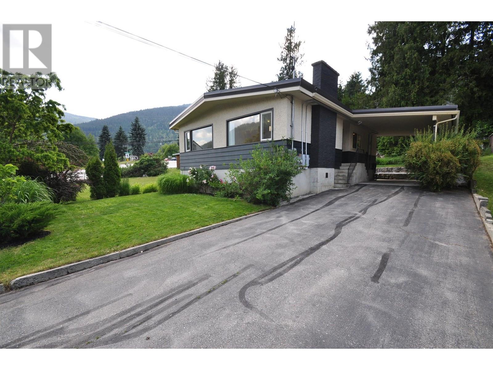 Property at 1616 Vancouver Street image 5