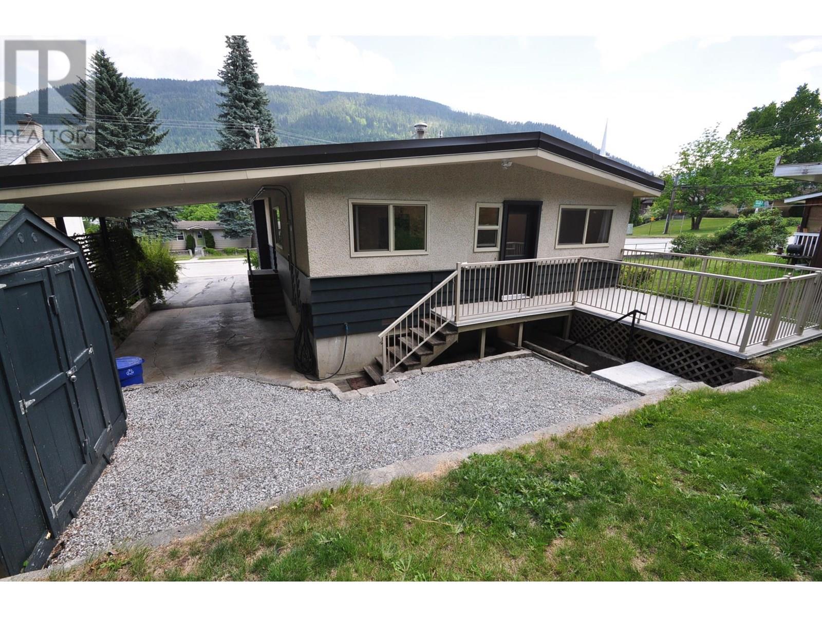 Property at 1616 Vancouver Street image 4