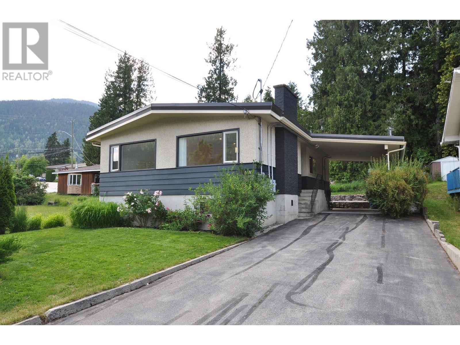 Property at 1616 Vancouver Street image 1