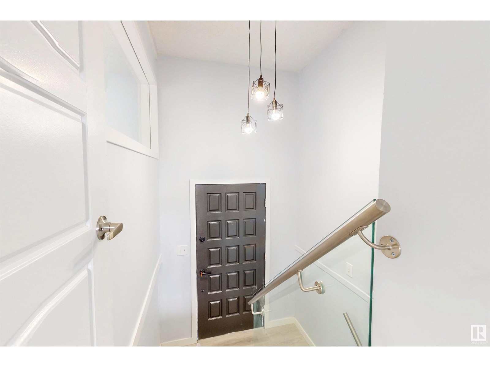 Property at 47 CLAREVIEW RD NW image 3