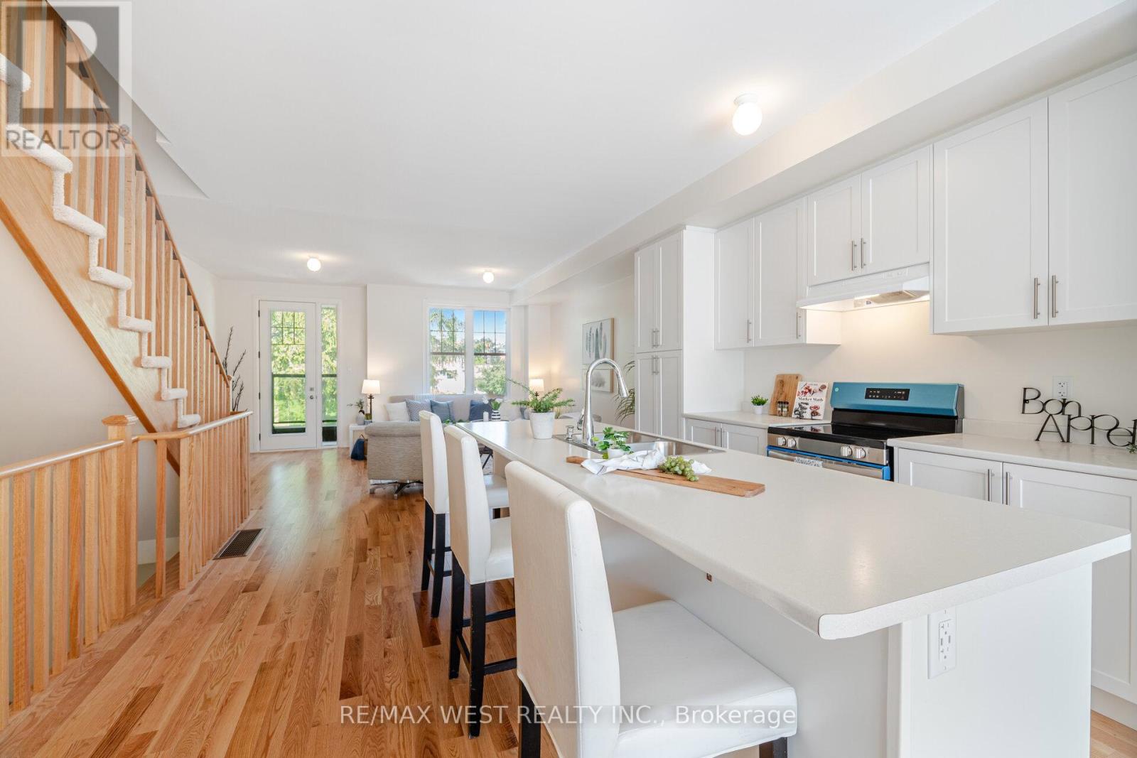Property at 1563 GREEN ROAD image 5