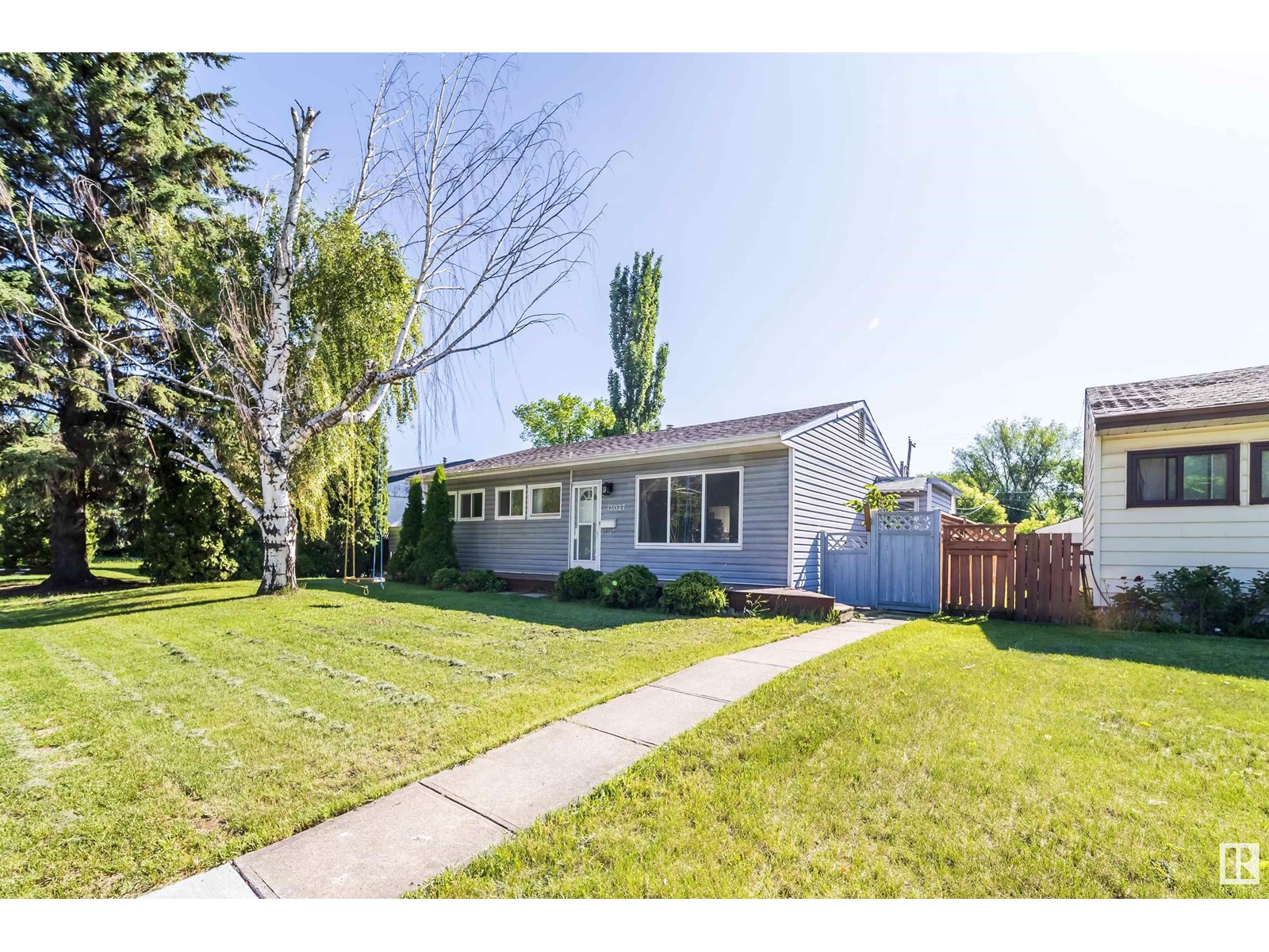 Property at 13027 125 ST NW image 3