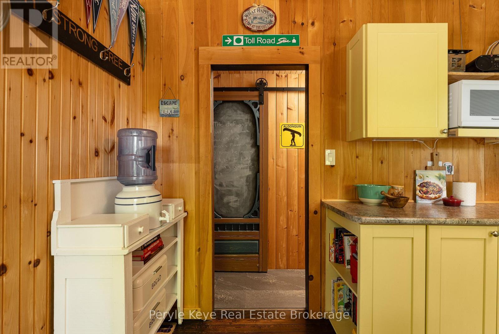 6 & 8 Brennan Circle, Huntsville, Ontario P1L 2J2 - Photo 23 - X12252651