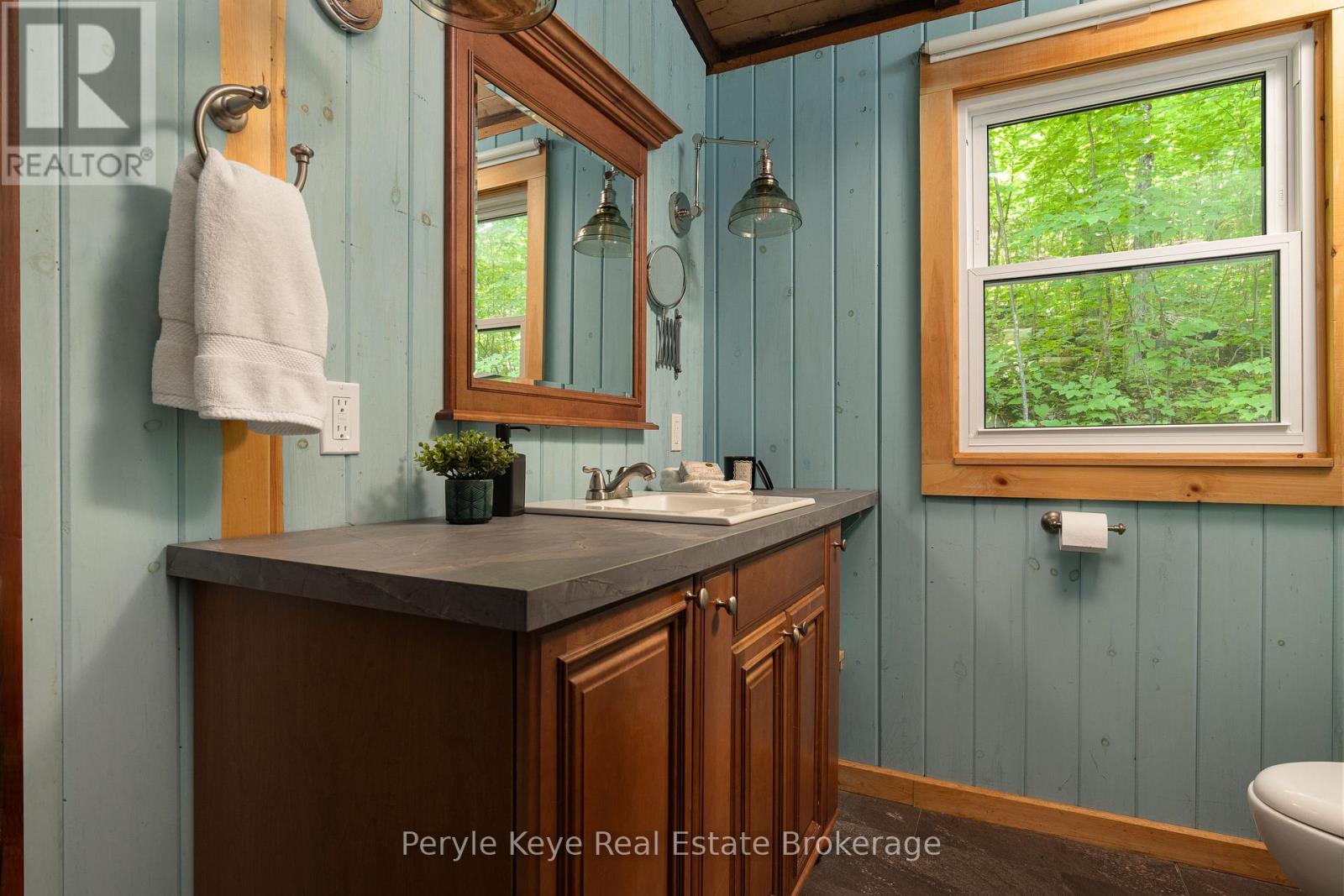 6 & 8 Brennan Circle, Huntsville, Ontario P1L 2J2 - Photo 26 - X12252651