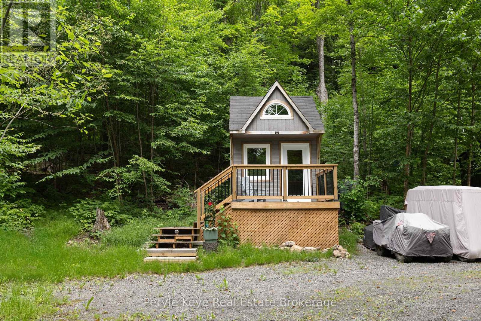 6 & 8 Brennan Circle, Huntsville, Ontario P1L 2J2 - Photo 28 - X12252651