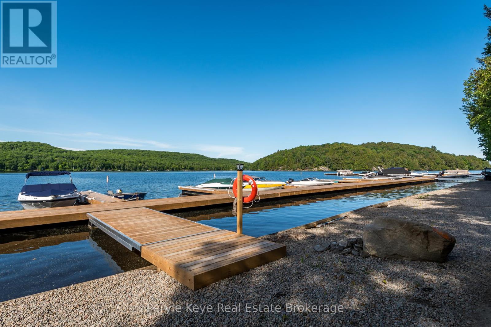 6 & 8 Brennan Circle, Huntsville, Ontario P1L 2J2 - Photo 37 - X12252651