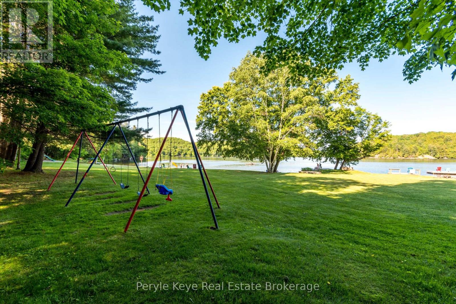 6 & 8 Brennan Circle, Huntsville, Ontario P1L 2J2 - Photo 40 - X12252651