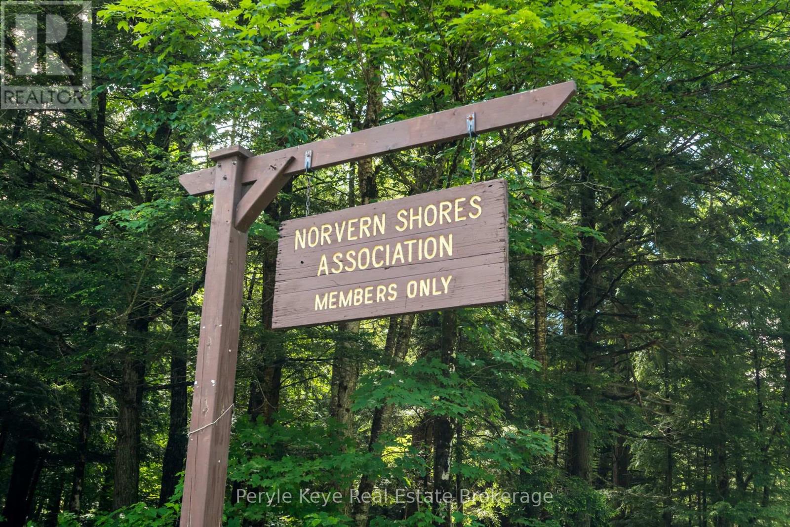 6 & 8 Brennan Circle, Huntsville, Ontario P1L 2J2 - Photo 5 - X12252651