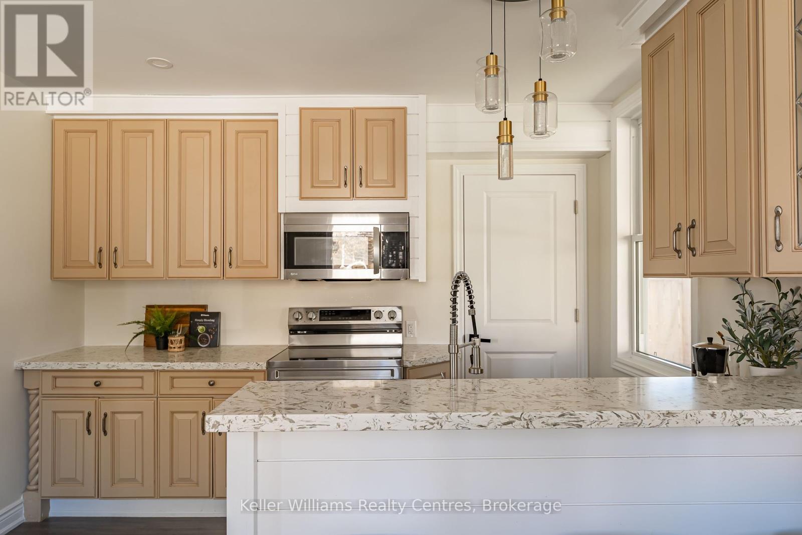 578 Green Street, Saugeen Shores, Ontario  N0H 2C0 - Photo 9 - X12244952