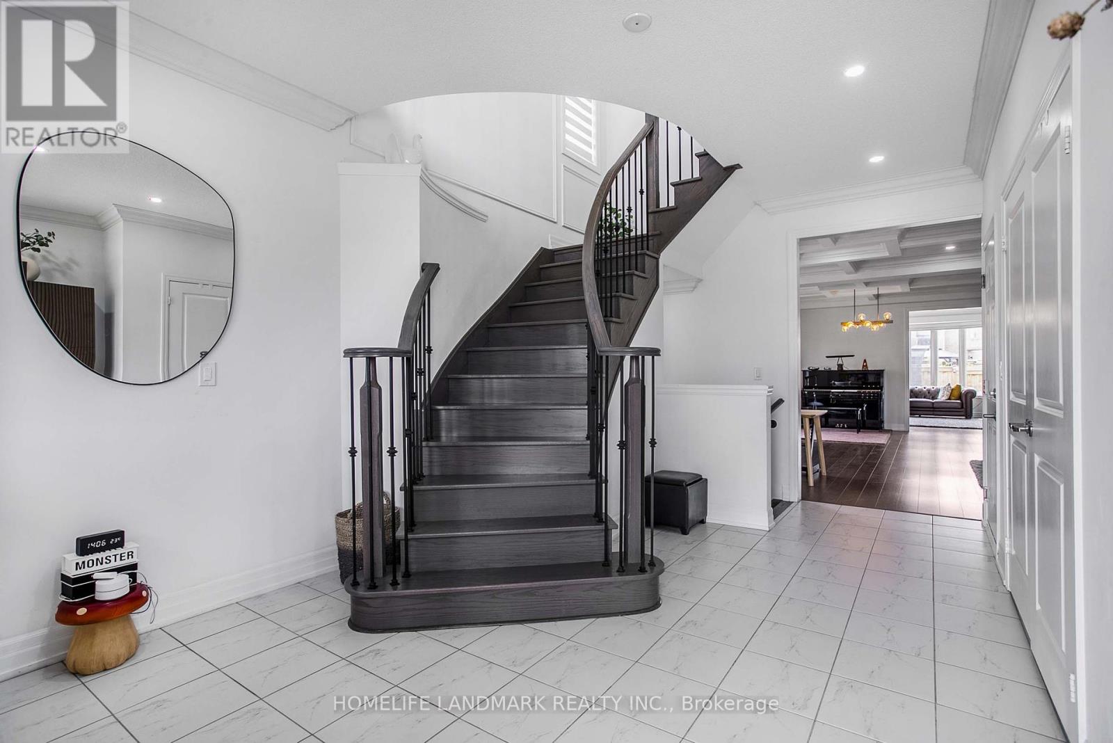 Property at 6 CLOVERRIDGE AVENUE image 4