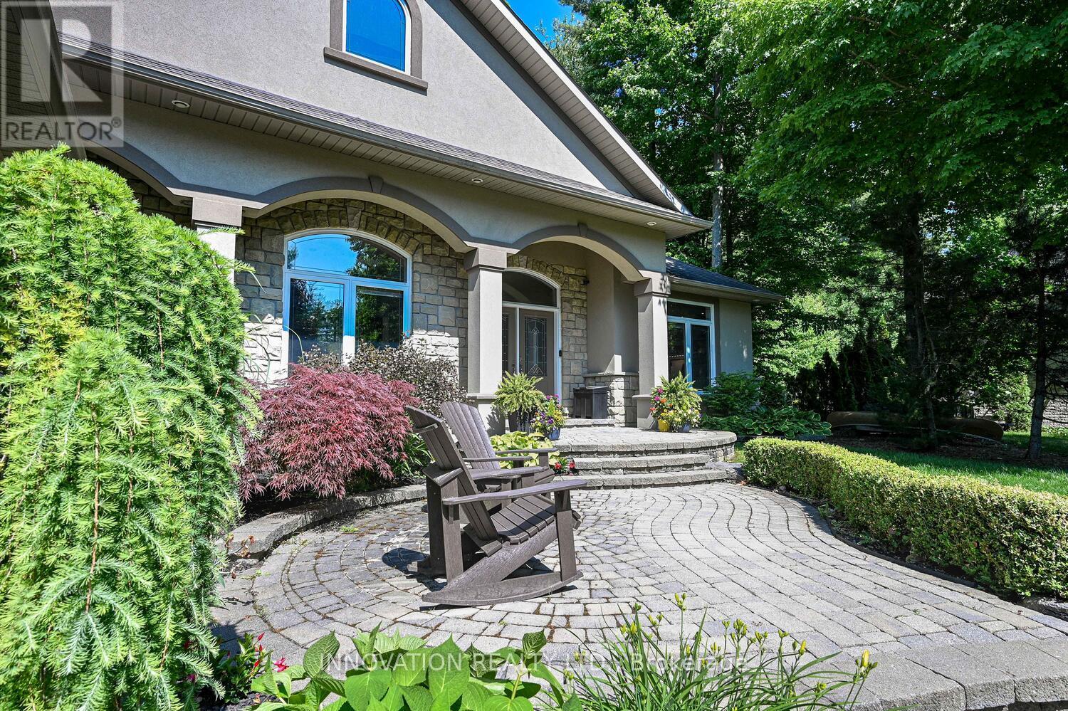 28 Laddie Lane, Springwater (Anten Mills), Ontario  L9X 0C3 - Photo 4 - S12234638