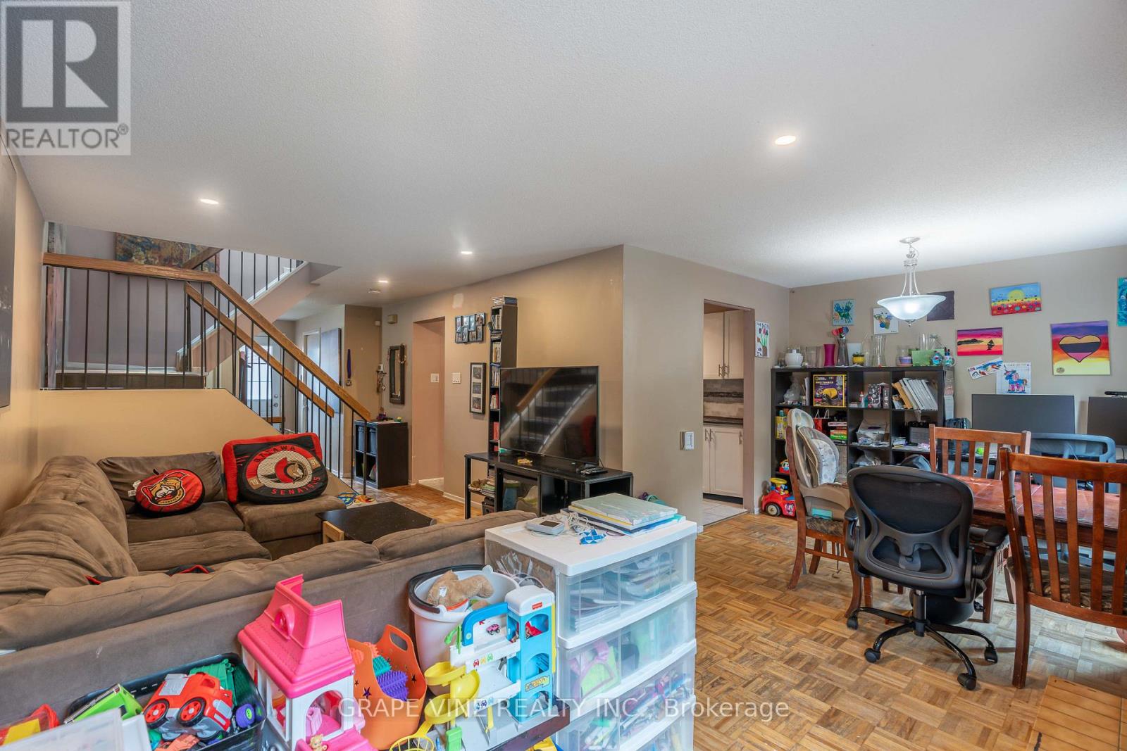 B - 30b Castlebrook Lane, Ottawa, Ontario  K2G 5G5 - Photo 10 - X12241304