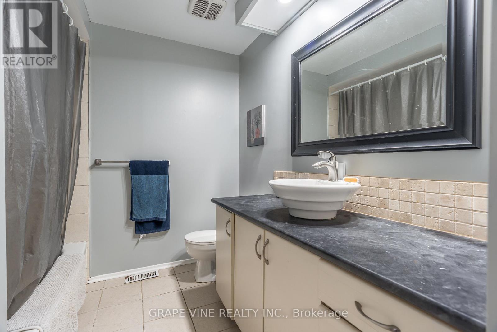 B - 30b Castlebrook Lane, Ottawa, Ontario  K2G 5G5 - Photo 14 - X12241304