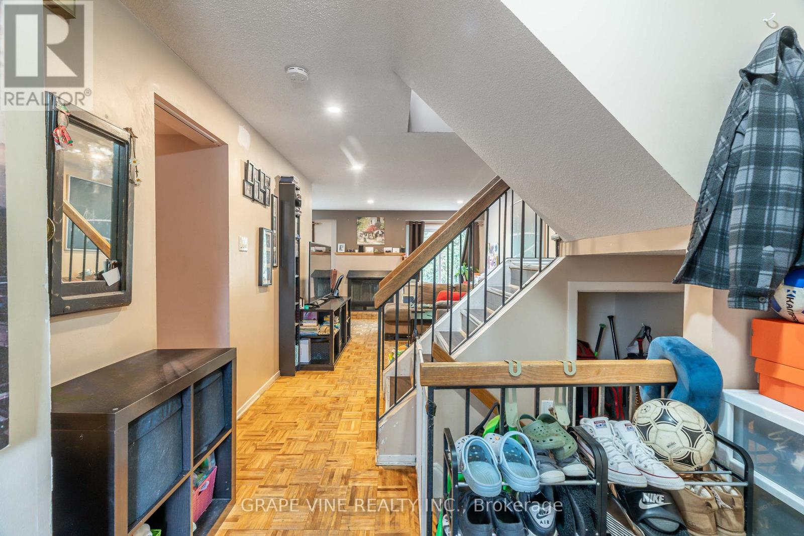 B - 30b Castlebrook Lane, Ottawa, Ontario  K2G 5G5 - Photo 5 - X12241304