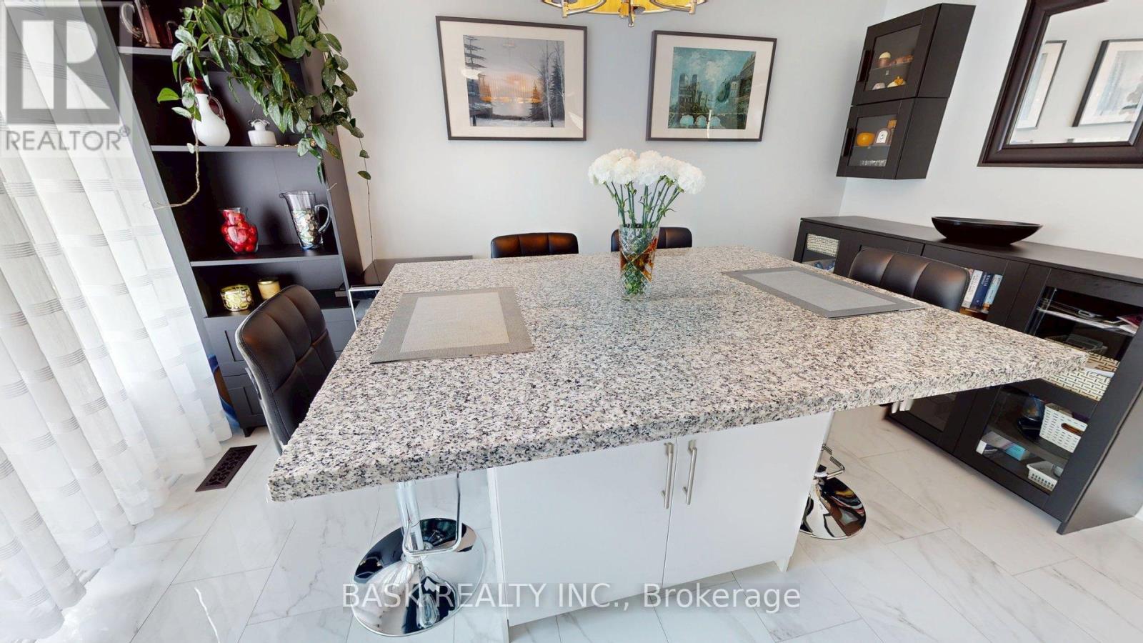51 Harvest Moon Drive, Caledon, Ontario  L7E 2L2 - Photo 11 - W12252631