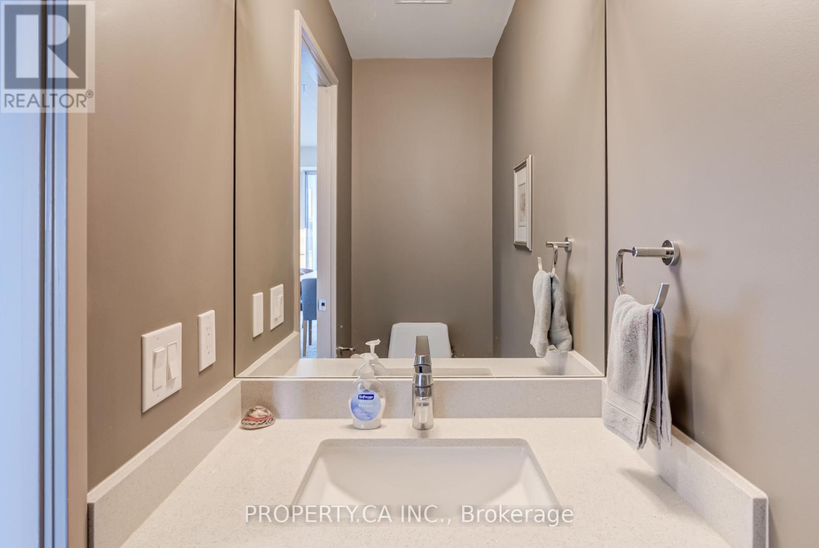 Ph 201 - 8 Hillcrest Avenue, Toronto, Ontario  M2N 6Y6 - Photo 30 - C12252673