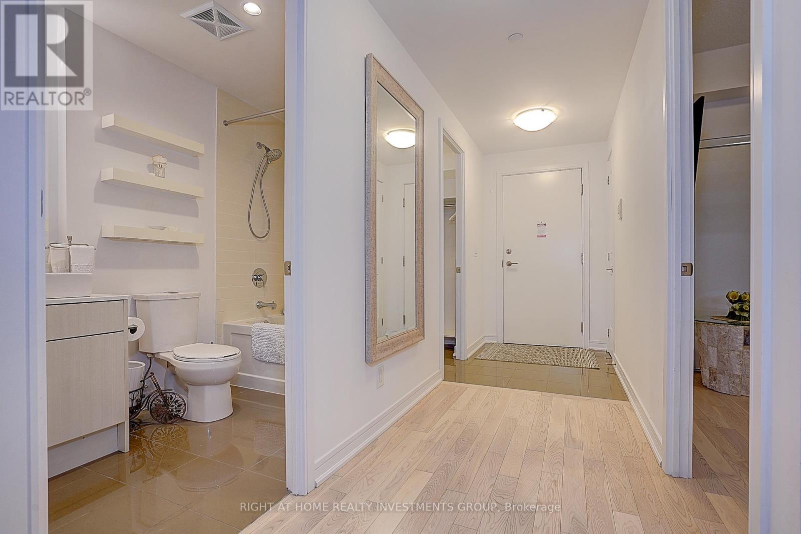 415 Ne - 9205 Yonge Street, Richmond Hill, Ontario  L4C 1V5 - Photo 11 - N12252667