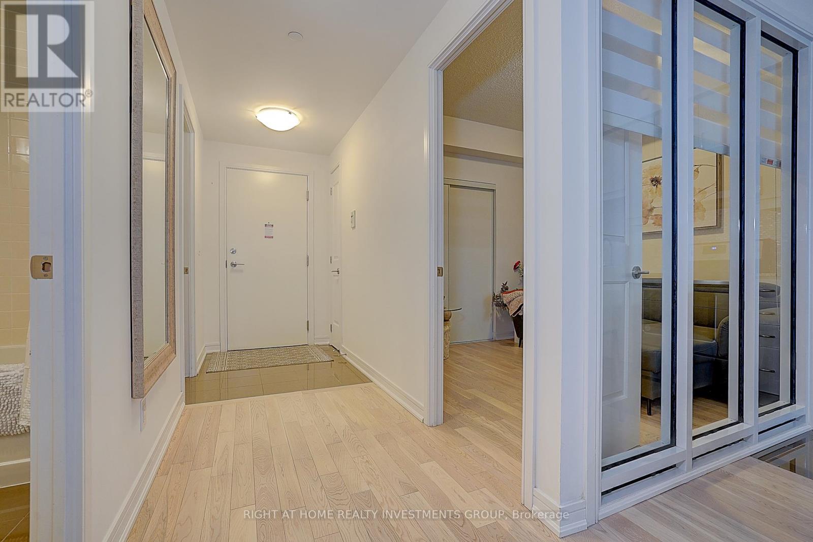 415 Ne - 9205 Yonge Street, Richmond Hill, Ontario  L4C 1V5 - Photo 12 - N12252667